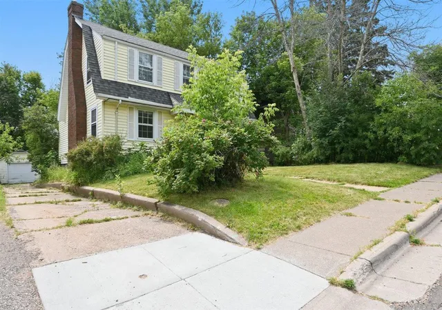 2nd image of 611 Lincoln Pkwy, Duluth, MN 55806 | MLS# 7116754