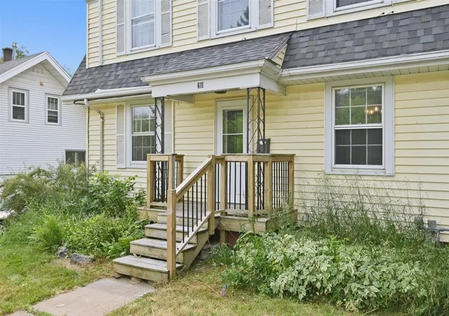 3rd image of 611 Lincoln Pkwy, Duluth, MN 55806 | MLS# 7116754