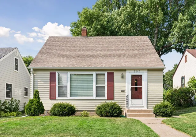 1st image of 2245 Highland Pkwy, Saint Paul, MN 55116 | MLS# 7116757