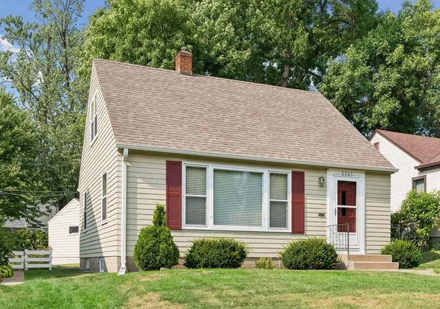 24th image of 2245 Highland Pkwy, Saint Paul, MN 55116 | MLS# 7116757
