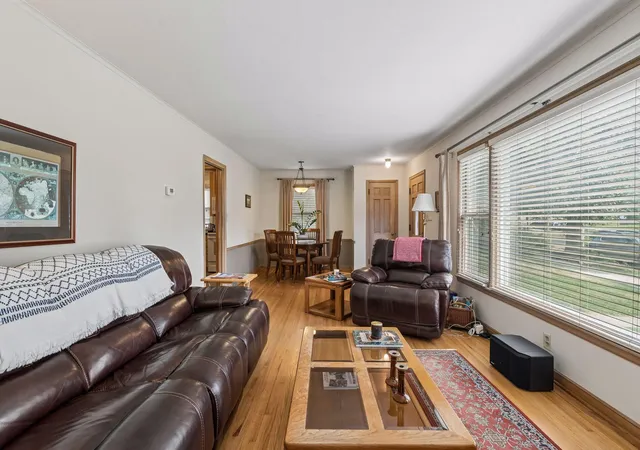 3rd image of 2245 Highland Pkwy, Saint Paul, MN 55116 | MLS# 7116757