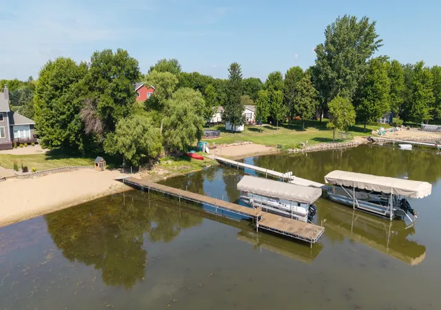 Photo 4 of Single family home for sale at 12 Lake Shetek Dr, Slayton, MN 56172 | MLS# 7116790 | Listing updated on 2026-08-17
