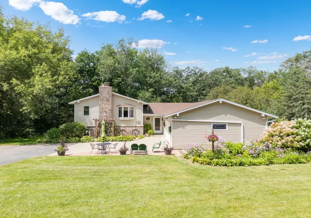 Photo 2 of Single family home for sale at 1709 60th Avenue Se, Rochester, MN 55904 | MLS# 7116826 | Listing updated on 2026-09-15
