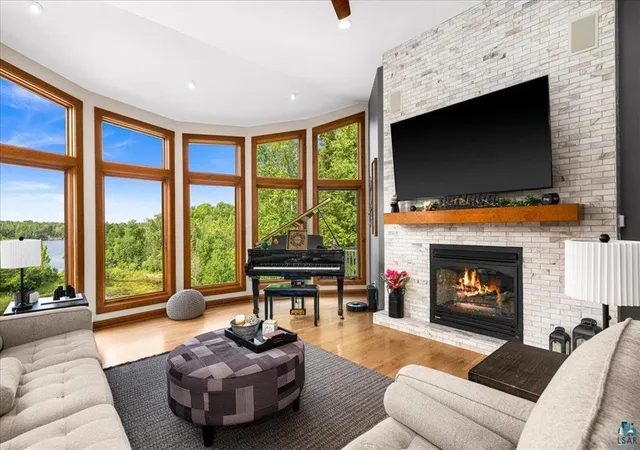 Photo 4 of Single family home for sale at 6906 W Van Rd, Duluth, MN 55803 | MLS# 7116831 | Listing updated on 2026-09-01