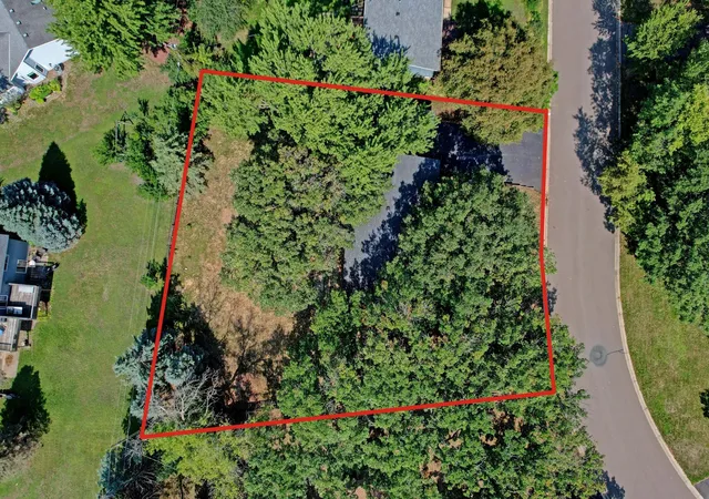 Photo 2 of Single family home for sale at 16015 Oak Shore Dr, Lakeville, MN 55044 | MLS# 7116865 | Listing updated on 2026-09-23