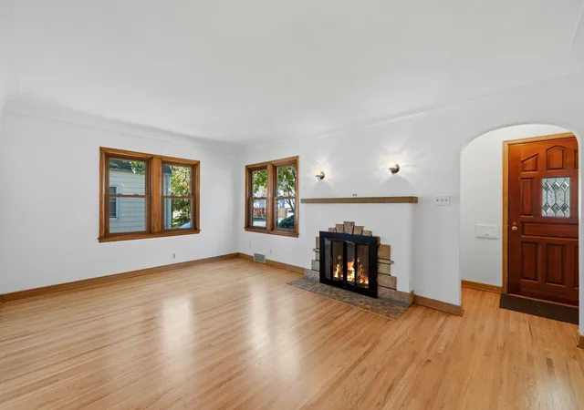 Photo 3 of Single family home for sale at 1200 Idaho Ave W, Saint Paul, MN 55108 | MLS# 7116874 | Listing updated on 2026-10-09