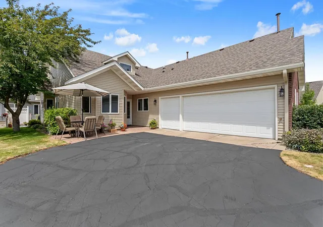 1st image of 158 Cardinal Ln, Clearwater, MN 55320 | MLS# 7116877