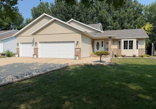 Photo 1 of Sale Pending at 408 Clearview Ct, Moorhead, MN 56560 | MLS# 7116879 | Listing updated on 2026-08-31