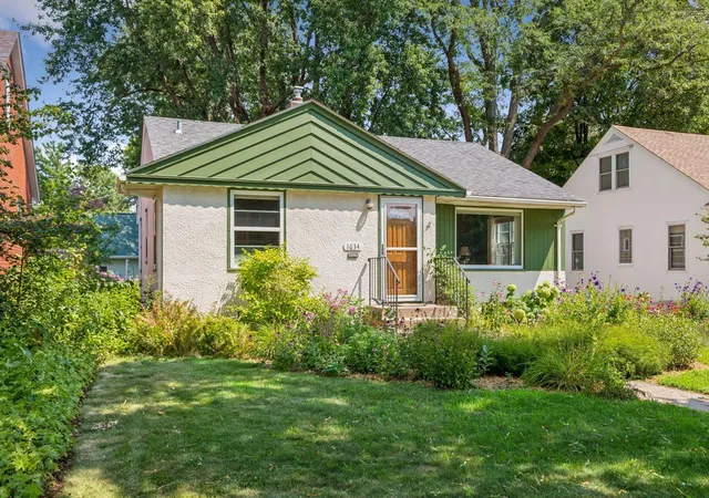 Photo 3 of Sale Pending at 1634 Victoria St N, Saint Paul, MN 55117 | MLS# 7116880 | Listing updated on 2026-09-06