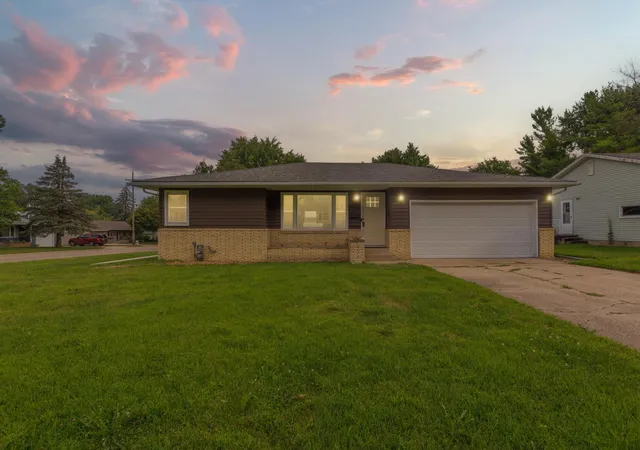 Photo 1 of Single family home for sale at 504 Havana Rd, Owatonna, MN 55060 | MLS# 7116885 | Listing updated on 2026-10-07