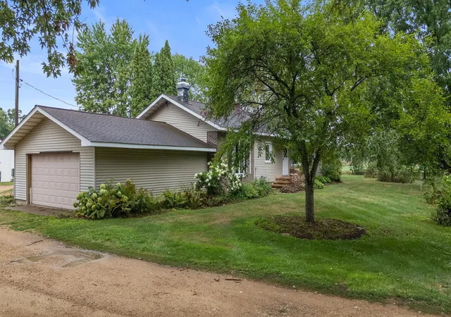 Photo 2 of Single family home for sale at 2033 County Rd C, Somerset, WI 54025 | MLS# 7116908 | Listing updated on 2026-09-22