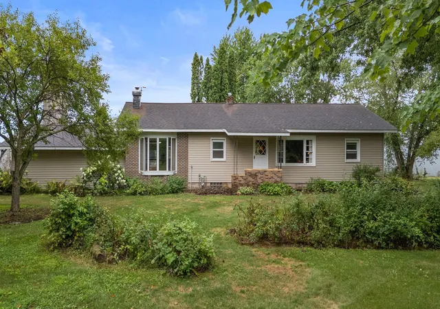 Photo 3 of Single family home for sale at 2033 County Rd C, Somerset, WI 54025 | MLS# 7116908 | Listing updated on 2026-09-22