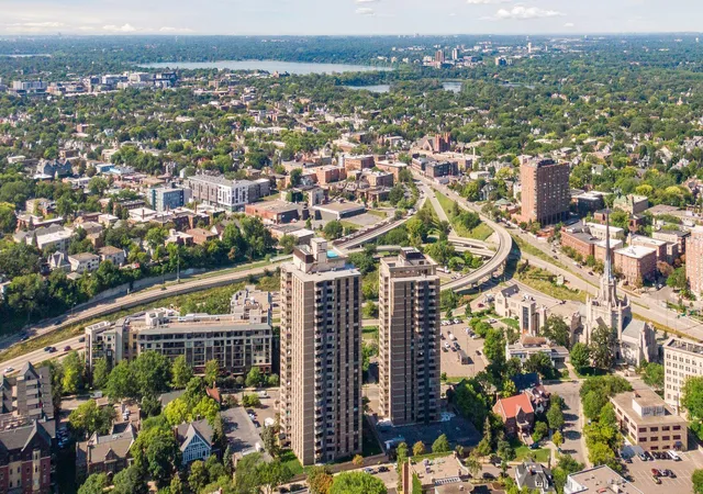 Photo 3 of Condo for sale at 400 Groveland Ave #1714, Minneapolis, MN 55403 | MLS# 7116910 | Listing updated on 2026-08-27