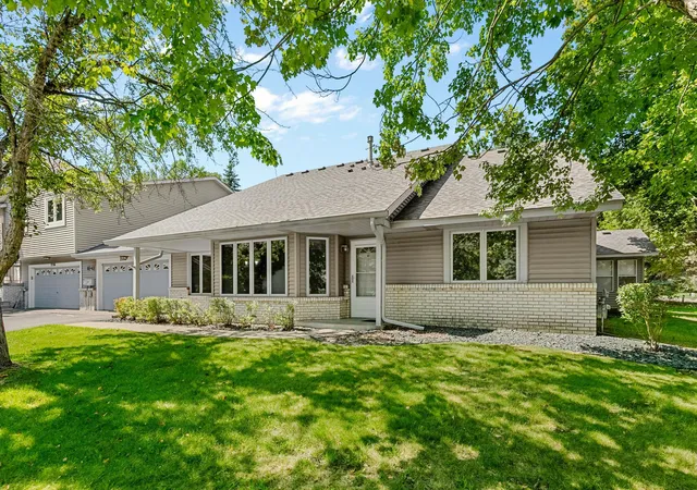 2nd image of 2558 Sumac Cir, Saint Paul, MN 55110 | MLS# 7116918