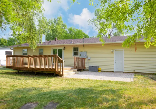 Photo 2 of Single family home for sale at 505 Maple Ln S, Moorhead, MN 56560 | MLS# 7116919 | Listing updated on 2026-08-27