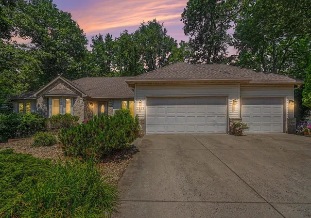 Photo 1 of Single family home for sale at 1513 Broken Oak Ct, Hugo, MN 55038 | MLS# 7116936 | Listing updated on 2026-10-01
