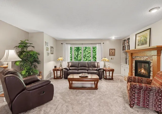 Photo 3 of Single family home for sale at 1513 Broken Oak Ct, Hugo, MN 55038 | MLS# 7116936 | Listing updated on 2026-10-01