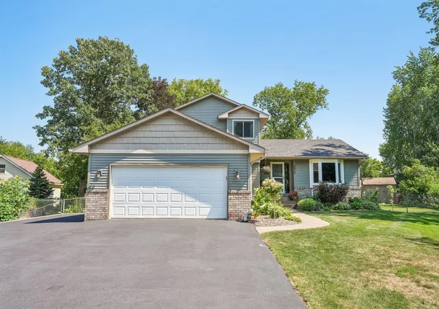 1st image of 4950 150th Ln Nw, Anoka, MN 55303 | MLS# 7116939