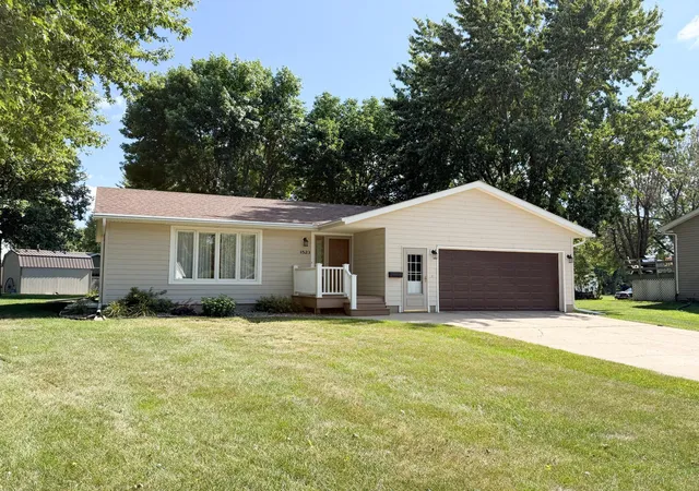 Photo 1 of Single family home for sale at 1523 Eckerson Dr, Worthington, MN 56187 | MLS# 7116973 | Listing updated on 2026-09-04