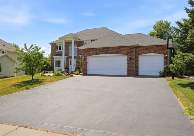 Photo 4 of Single family home for sale at 6262 Hedgecroft Ave S, Cottage Grove, MN 55016 | MLS# 7116986 | Listing updated on 2026-09-24