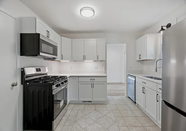 2nd image of 3838 France Ave S, Minneapolis, MN 55416 | MLS# 7116989