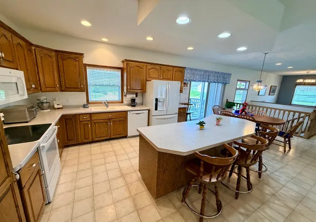 2nd image of 122 Lake Henry Ave S, Melrose, MN 56352 | MLS# 7116993