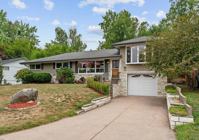 Photo 1 of Single family home for sale at 810 Oakwood Dr, New Brighton, MN 55112 | MLS# 7117008 | Listing updated on 2026-10-09