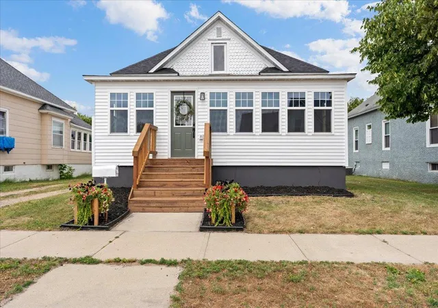 1st image of 715 2nd Ave Ne, Staples, MN 56479 | MLS# 7117020