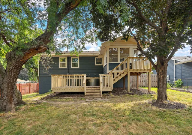 2nd image of 1006 Van Buren St S, Shakopee, MN 55379 | MLS# 7117021