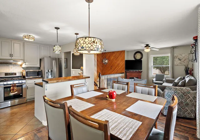 Photo 3 of Sale Pending at 1006 Van Buren St S, Shakopee, MN 55379 | MLS# 7117021 | Listing updated on 2026-08-16