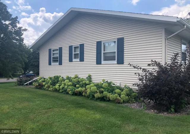 Photo 4 of Single family home for sale at 311 W Borden Ave, Buffalo Lake, MN 55314 | MLS# 7117047 | Listing updated on 2026-07-29