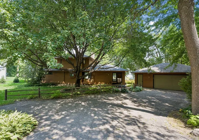 Photo 3 of Sale Pending at 5525 Timber Ln, Excelsior, MN 55331 | MLS# 7117055 | Listing updated on 2026-09-25