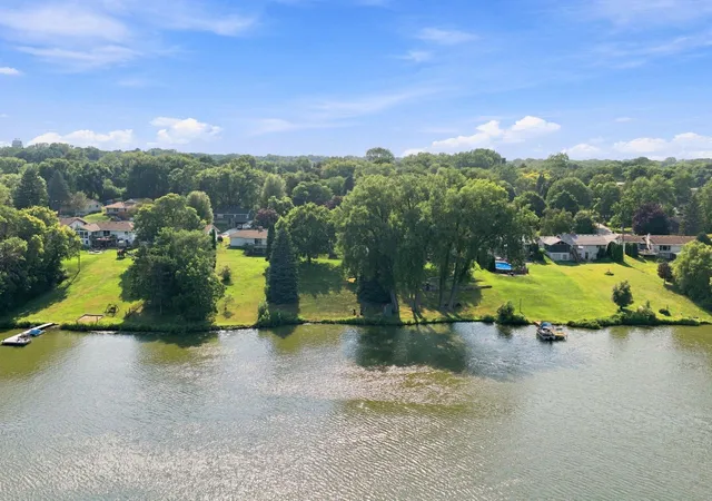 33rd image of 1129 Pike Lake Dr, Saint Paul, MN 55112 | MLS# 7117058