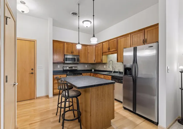 Photo 4 of Condo for sale at 270 4th Street E #203, Saint Paul, MN 55101 | MLS# 7117074 | Listing updated on 2026-09-21