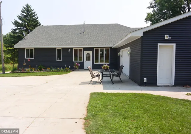 3rd image of 18759 Csah 14, Darwin, MN 55324 | MLS# 7117077