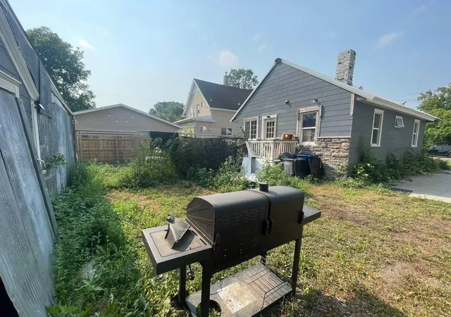 Photo 3 of Single family home for sale at 1205 3rd Avenue S, Moorhead, MN 56560 | MLS# 7117102 | Listing updated on 2026-10-09