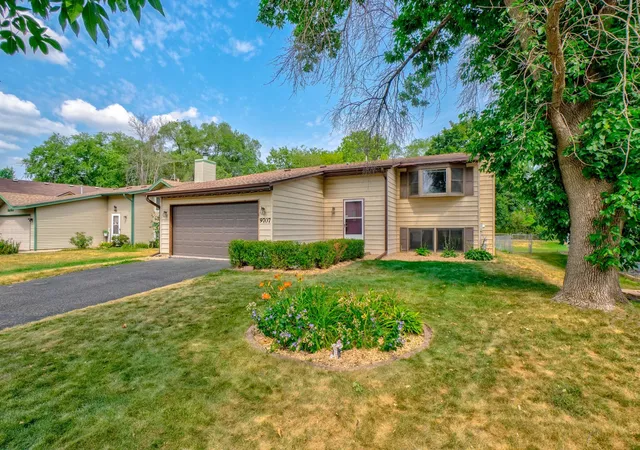 1st image of 9707 Heath Ave S, Cottage Grove, MN 55016 | MLS# 7117122
