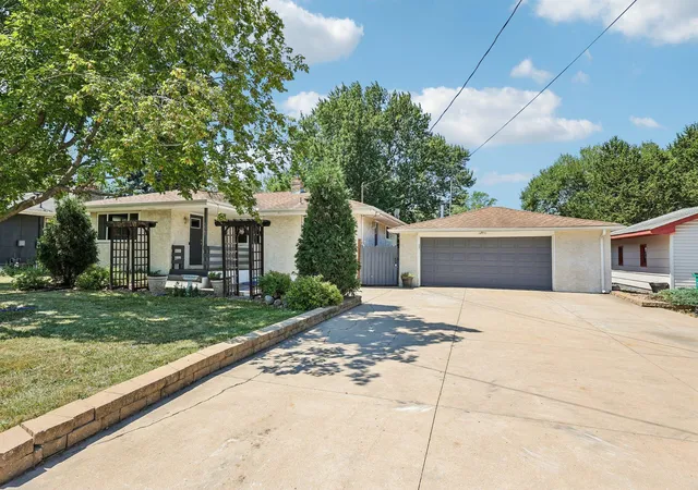 2nd image of 5563 Main Ave Ne, Albertville, MN 55301 | MLS# 7117123