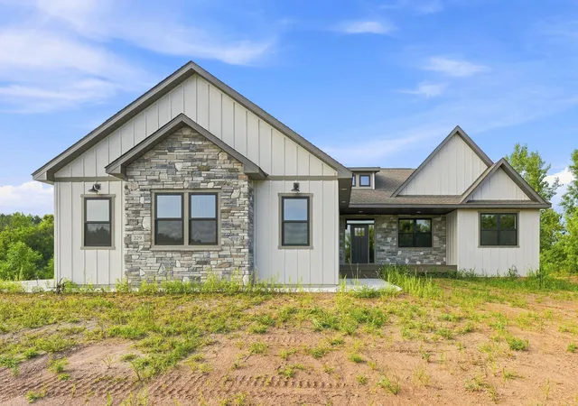 Photo 2 of Sale Pending at 329 138th Avenue, Houlton, WI 54082 | MLS# 7117138 | Listing updated on 2026-10-21