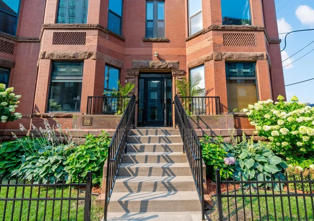 1st image of 519 S 9th St S #1, Minneapolis, MN 55404 | MLS# 7117153