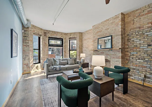 2nd image of 519 S 9th St S #1, Minneapolis, MN 55404 | MLS# 7117153