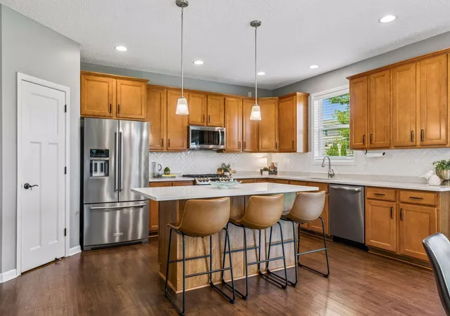 3rd image of 13816 Savanna Dr, Rogers, MN 55374 | MLS# 7117162