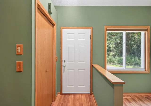 Photo 3 of Single family home for sale at 15242 Lesley Ln, Eden Prairie, MN 55346 | MLS# 7117163 | Listing updated on 2026-08-27