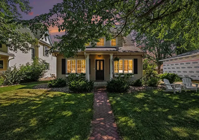 Photo 1 of Sale Pending at 609 13th Street W, Hastings, MN 55033 | MLS# 7117170 | Listing updated on 2026-09-07