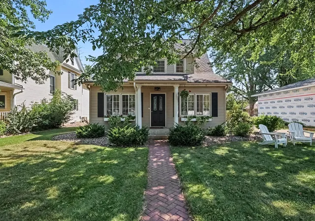 Photo 2 of Sale Pending at 609 13th Street W, Hastings, MN 55033 | MLS# 7117170 | Listing updated on 2026-09-07