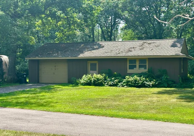 2nd image of 8298 4th Ave, Circle Pines, MN 55014 | MLS# 7117171