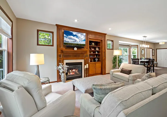Photo 2 of Sale Pending at 15305 Stonewood Ct, Burnsville, MN 55306 | MLS# 7117179 | Listing updated on 2026-08-18