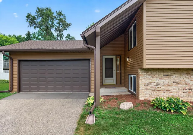 Photo 2 of Single family home for sale at 14326 Park Ave, Burnsville, MN 55337 | MLS# 7117189 | Listing updated on 2026-07-29