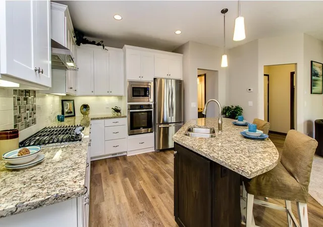 4th image of 4972 Oak St, Maple Plain, MN 55359 | MLS# 7117192