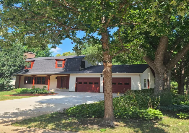 Photo 1 of Single family home for sale at 720 Highland Ave, Northfield, MN 55057 | MLS# 7117196 | Listing updated on 2026-09-02